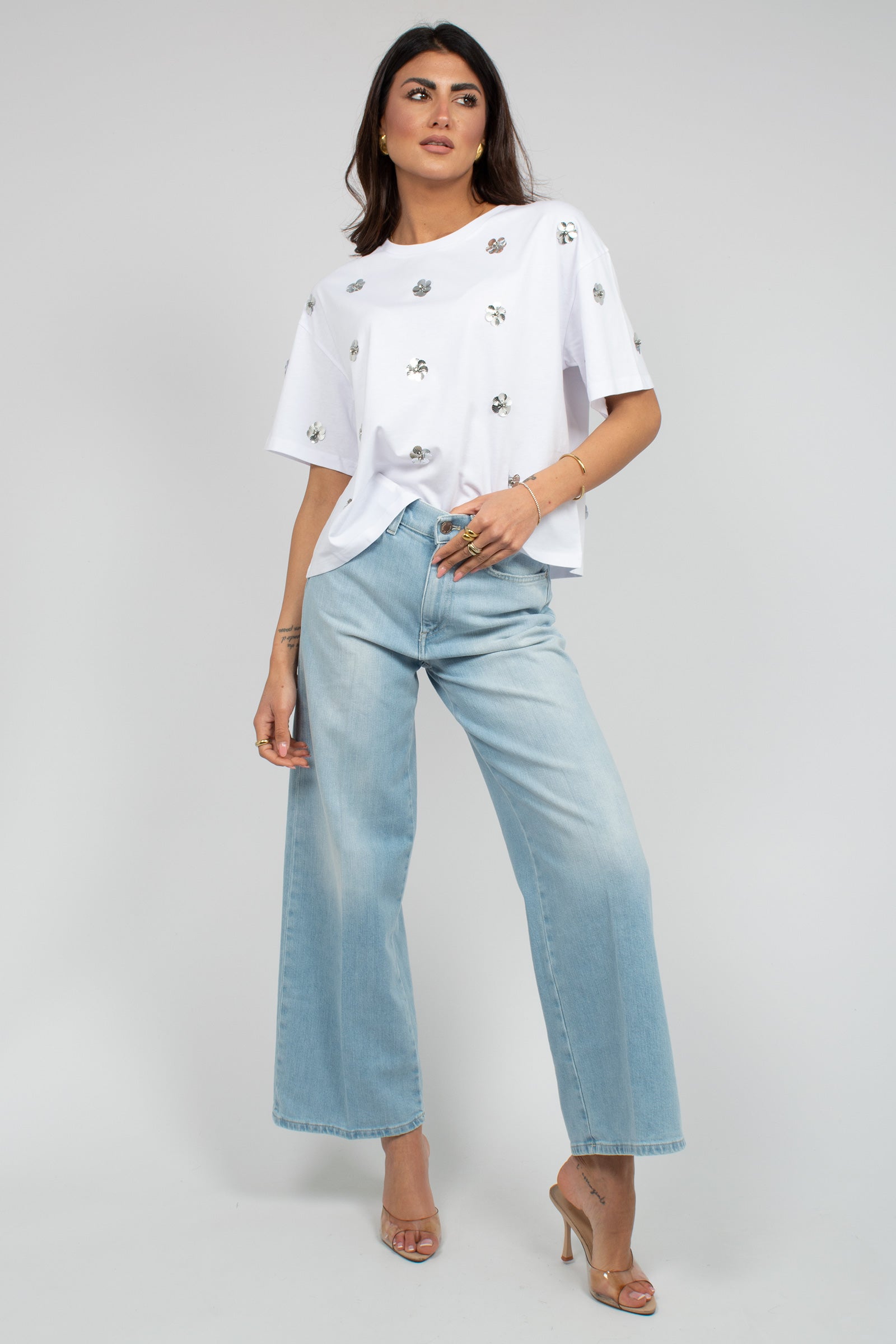 t-shirt in cotone con applicazioni G053R000658N 01 DIANA GALLESI 