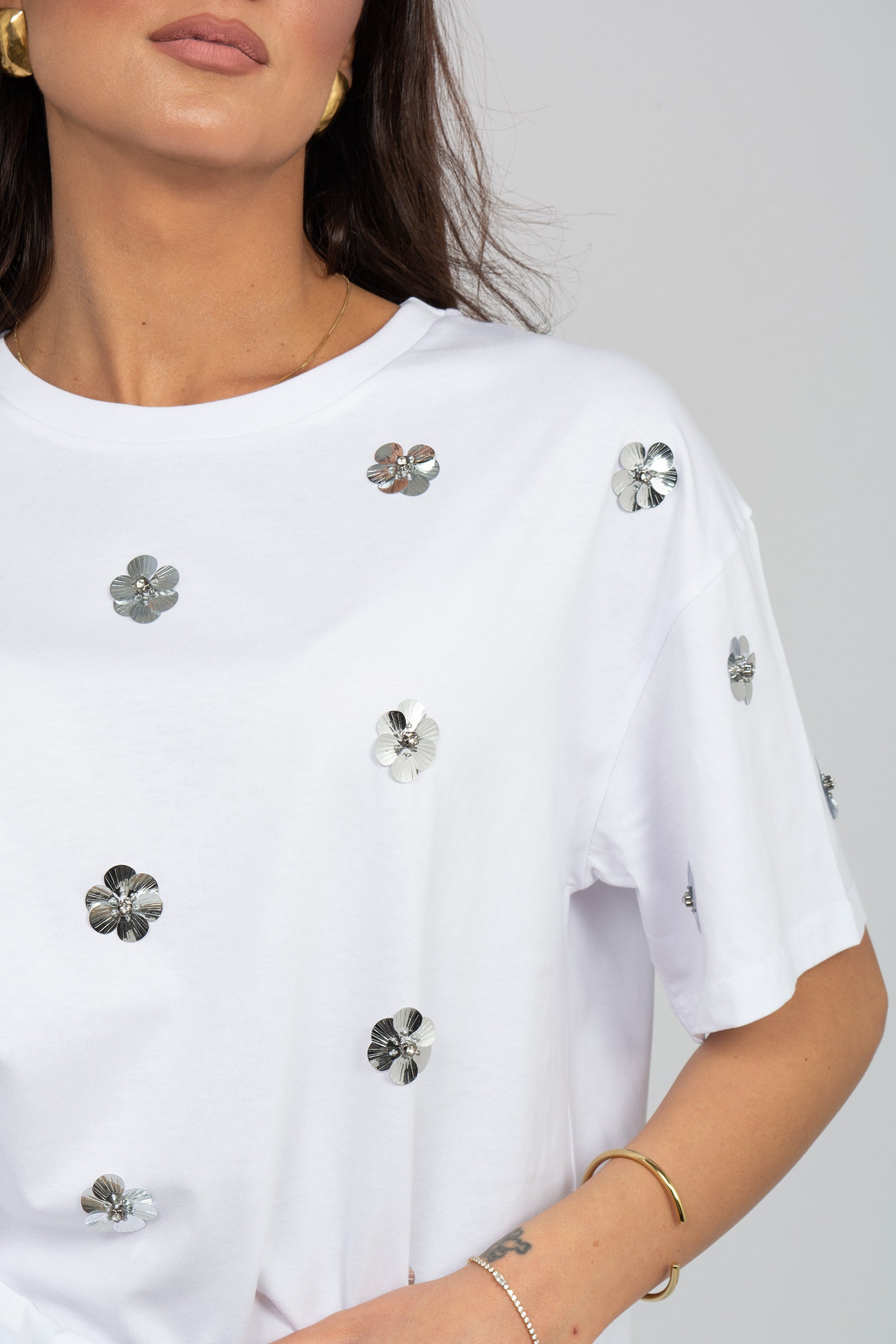 t-shirt in cotone con applicazioni G053R000658N 01 DIANA GALLESI 