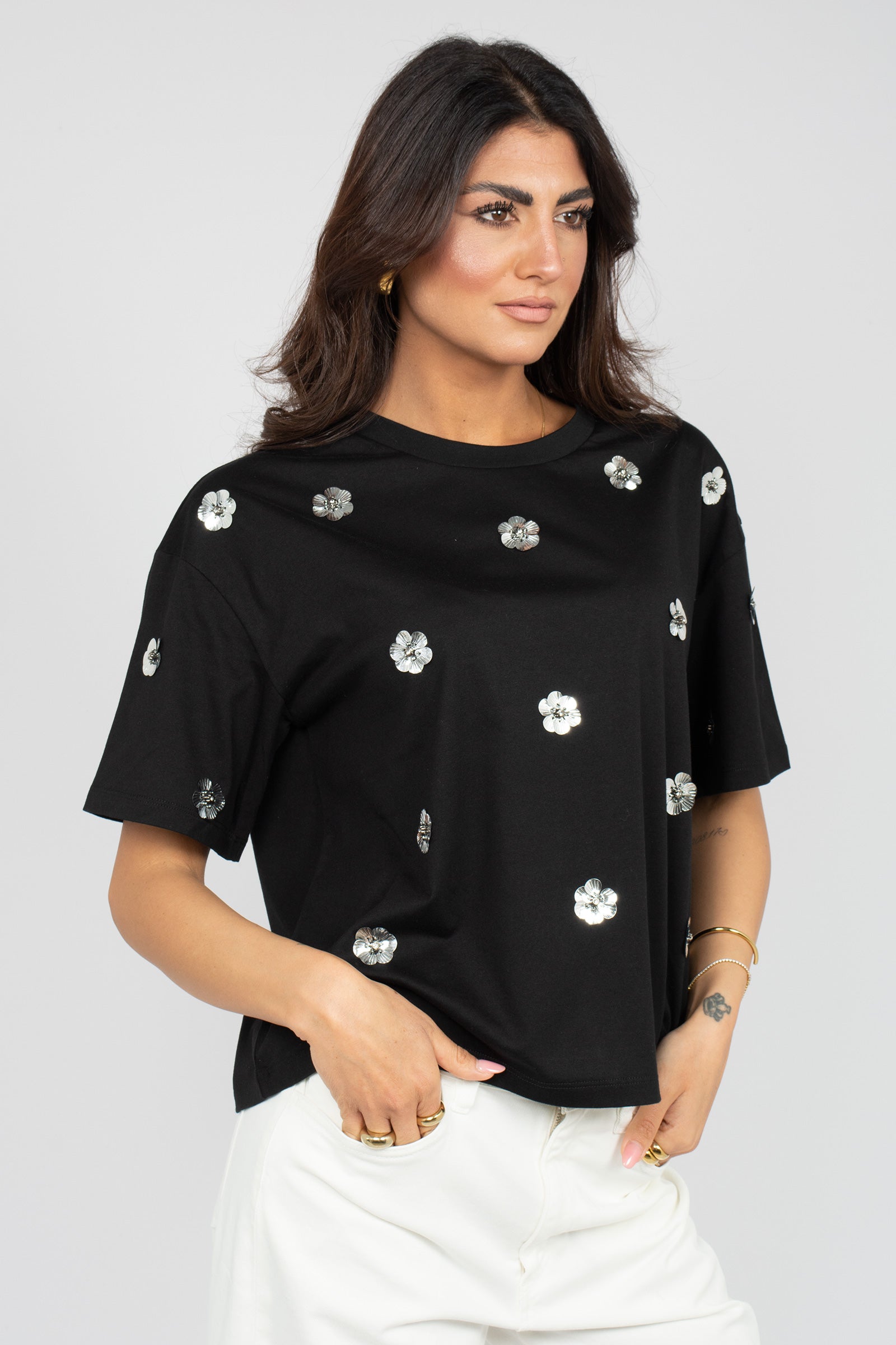 t-shirt in cotone con applicazioni G053R000658N 33 DIANA GALLESI 