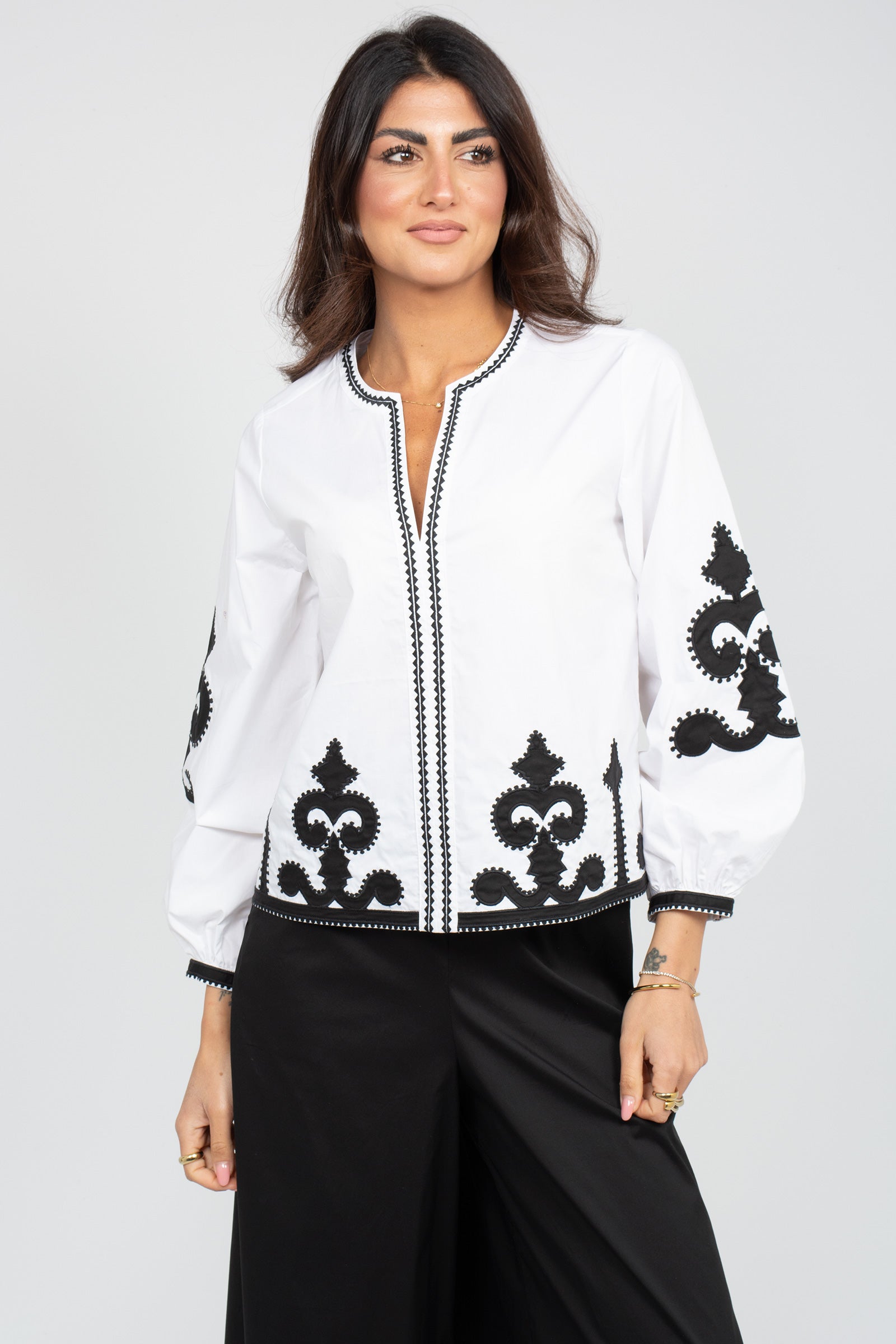 camicia in cotone con ricami 261M1260 001 MAIDA MILA 