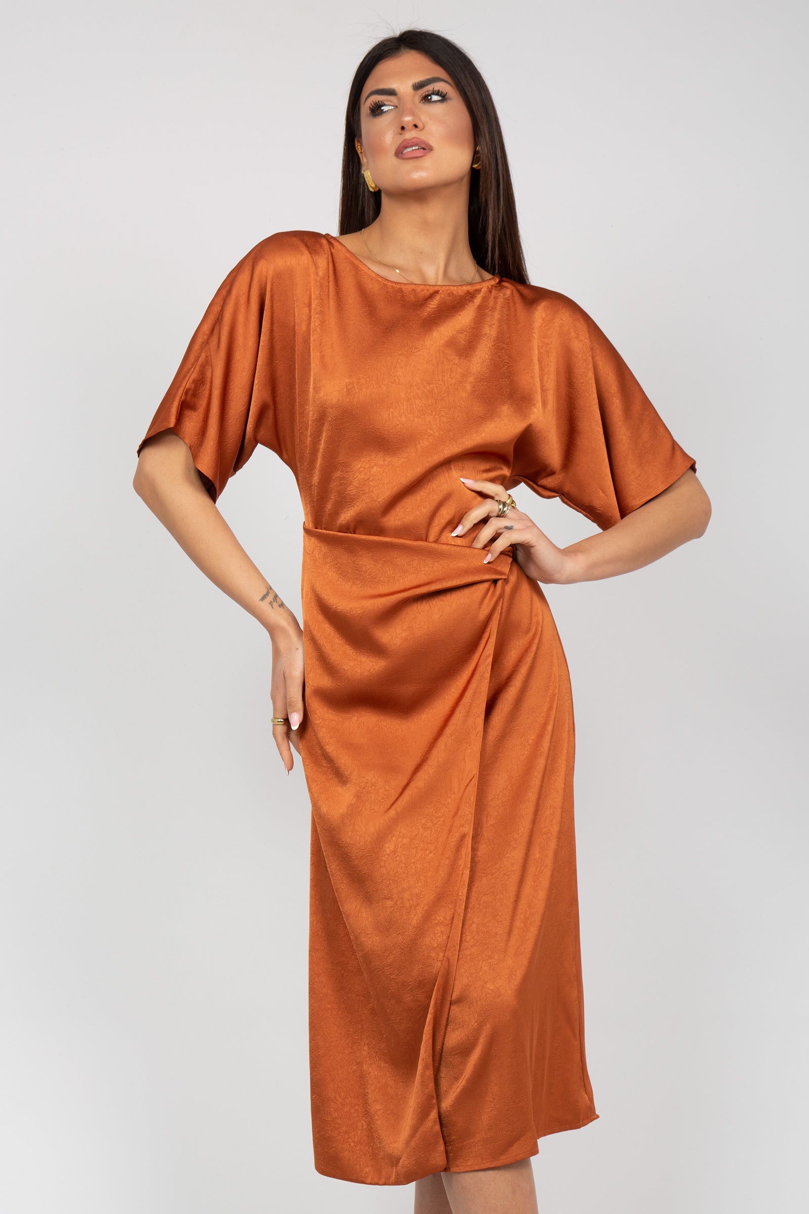 abito con drappeggio in raso M1AB0197 BRUCIATO SOLOTRE 