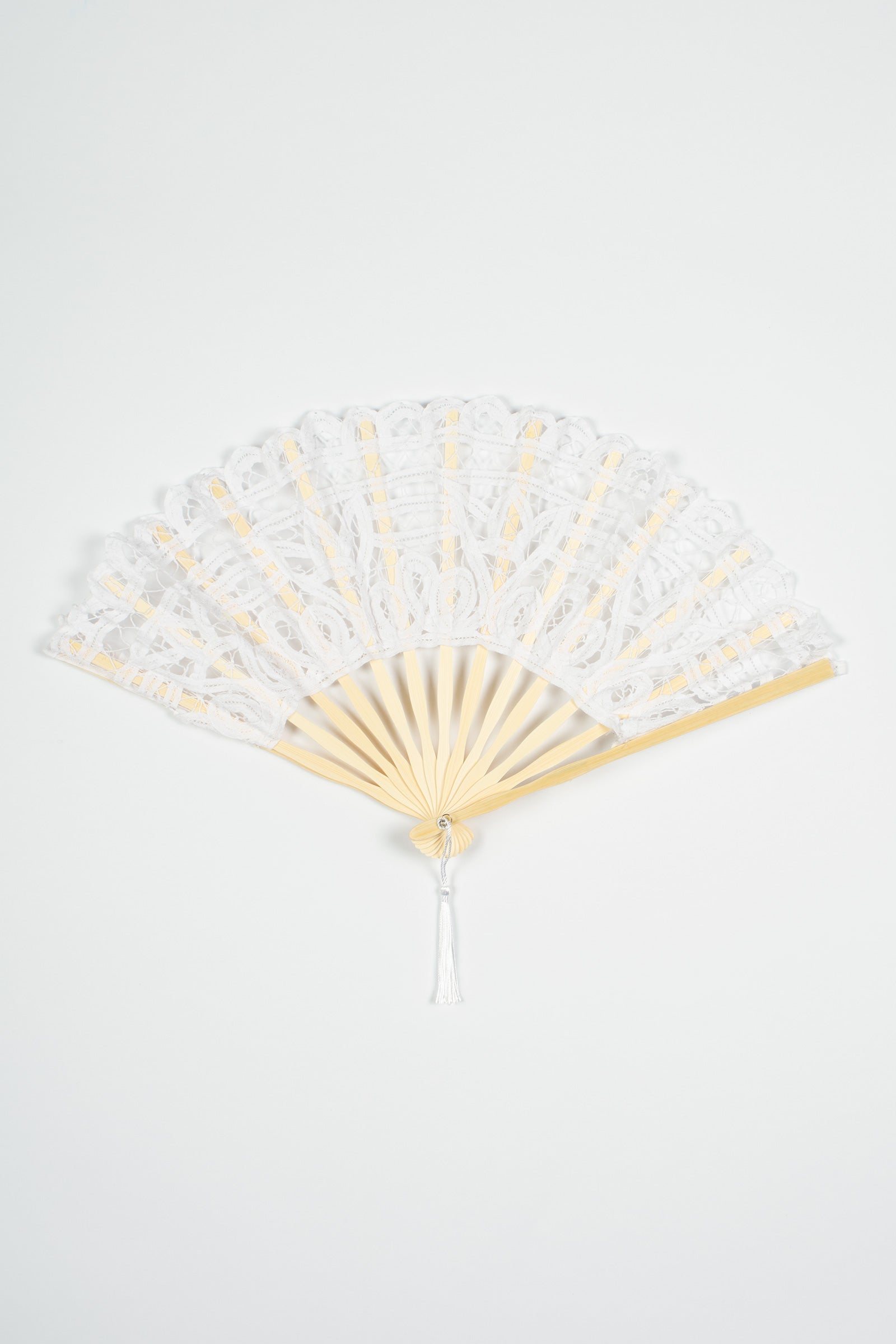 ventaglio macrame S26AH08 W158 WEILI ZHENG 