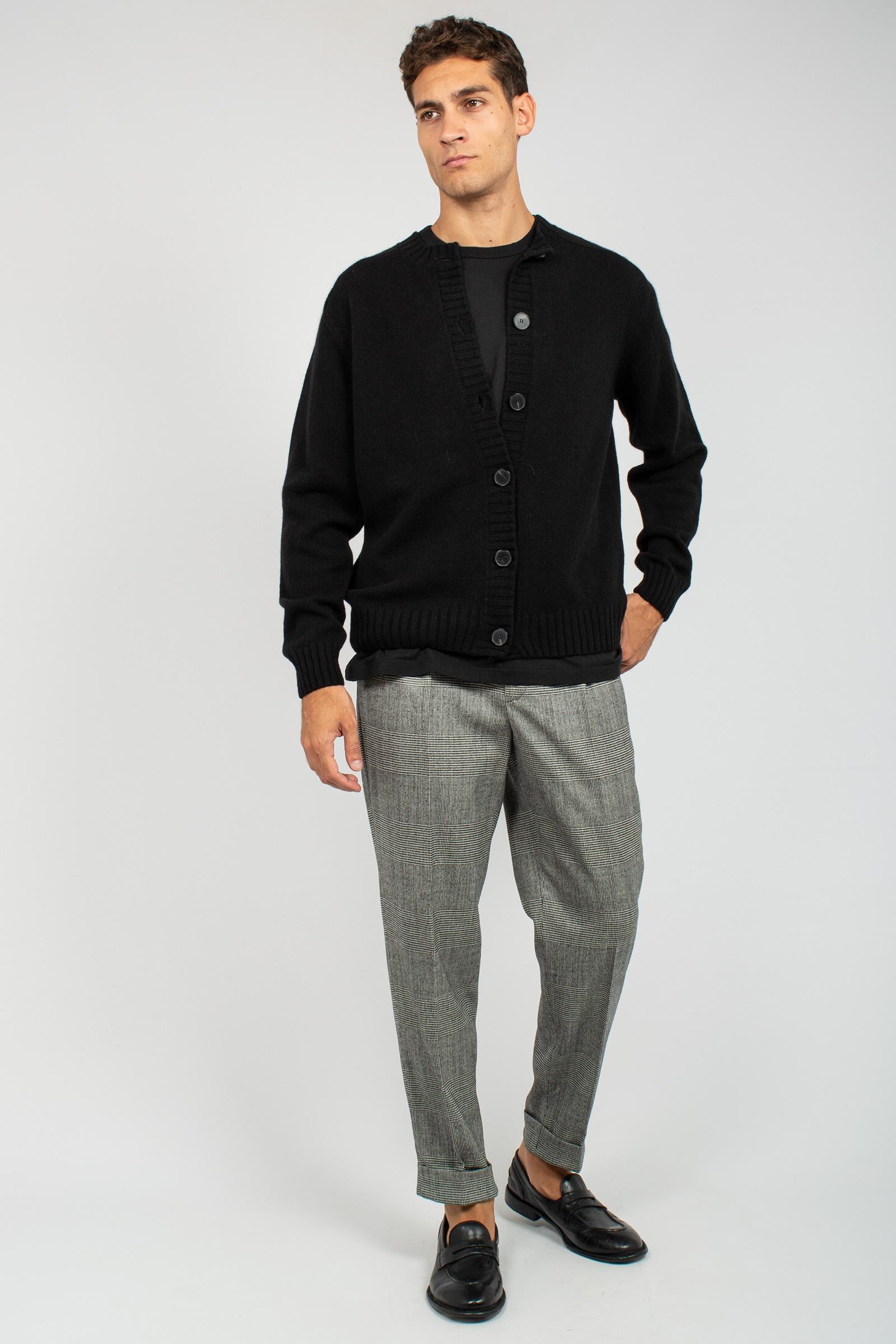 cardigan chanel in lana B9F0022 NERO AMARANTO 