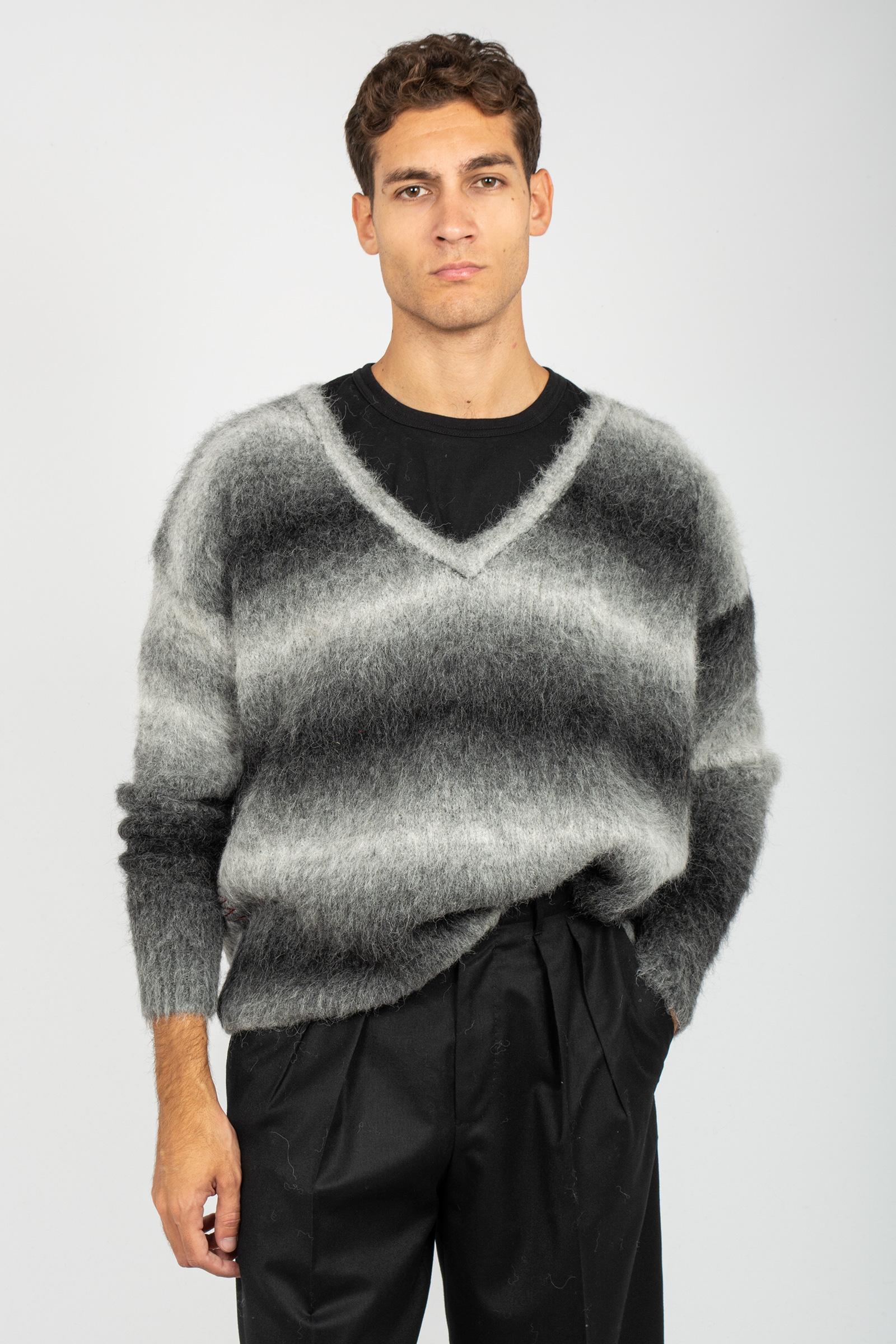 scollo v in misto mohair B9F0049 ALLUMINIO AMARANTO 