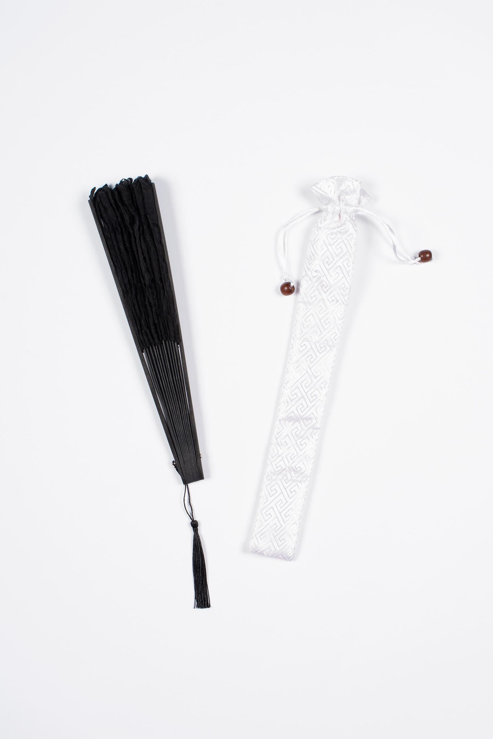 ventaglio macrame S26AH08 B173 WEILI ZHENG 