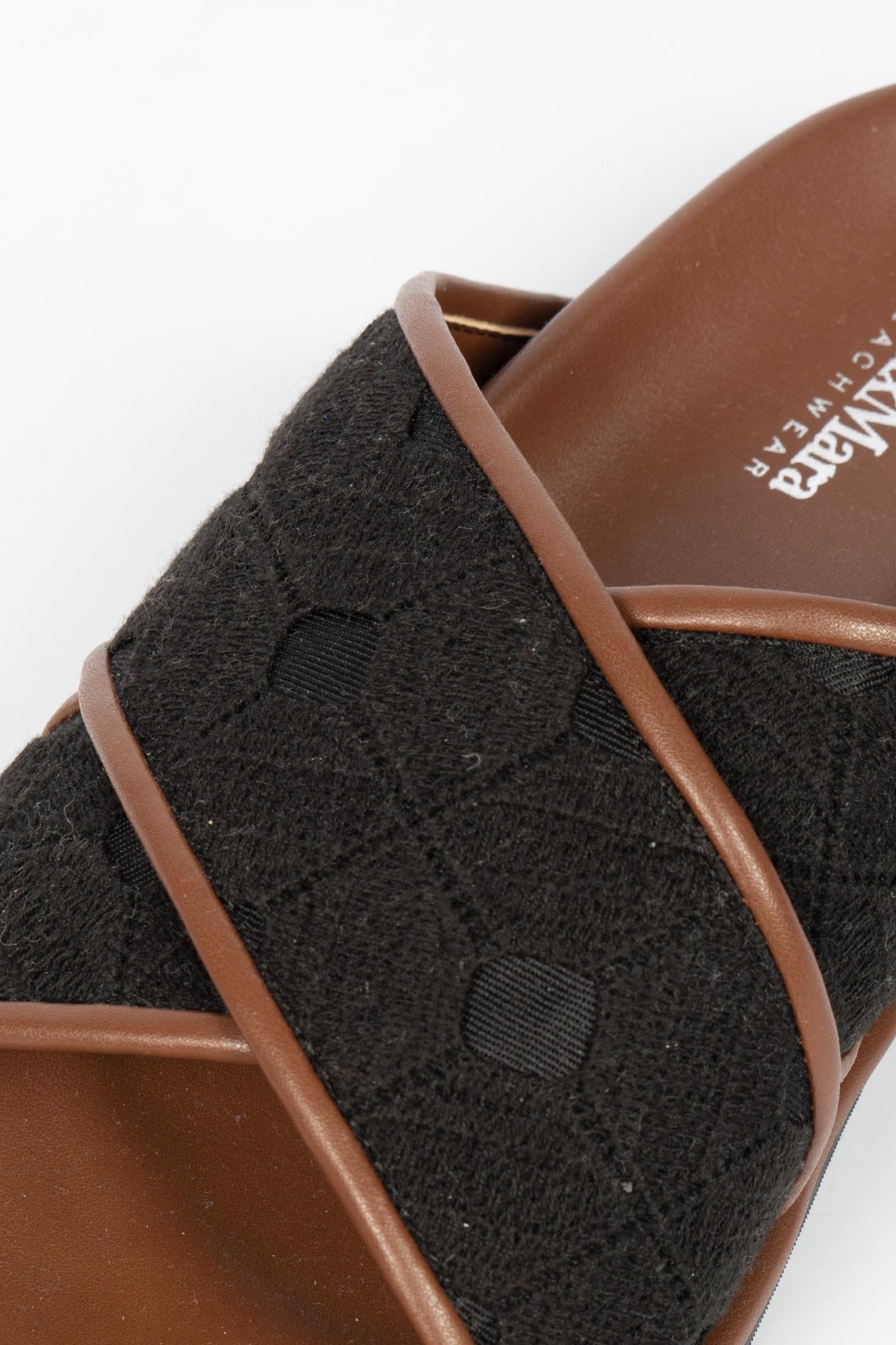 Pantofola con fasce in sangallo 'peonie' 2616521019600 002 MAXMARA BEACHWARE 