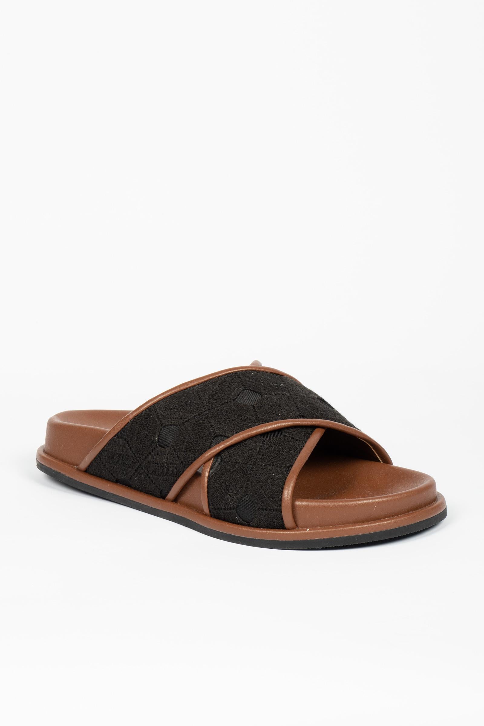 Pantofola con fasce in sangallo 'peonie' 2616521019600 002 MAXMARA BEACHWARE 