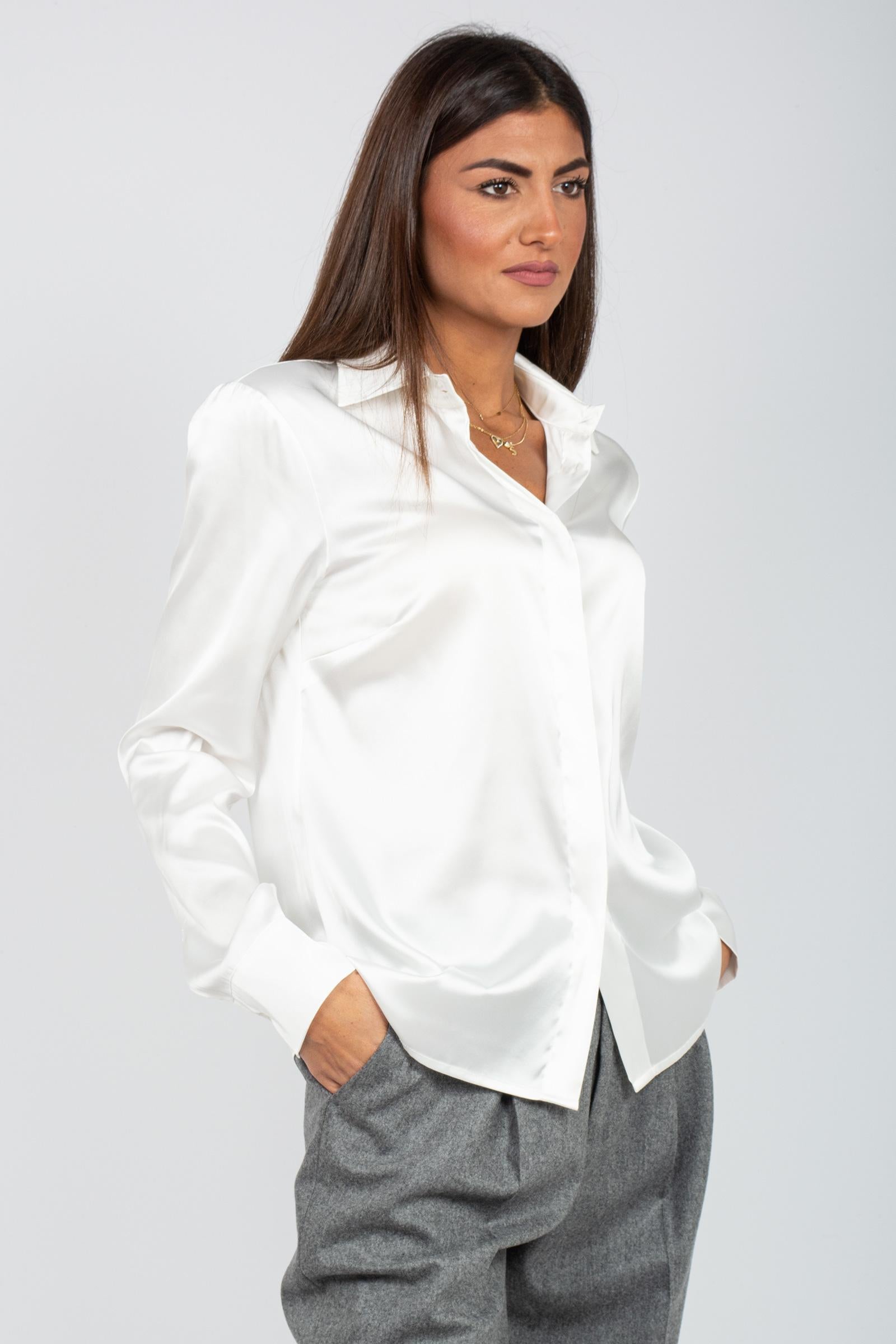 camicia slim in raso fluido 61706 1 D.EXTERIOR 