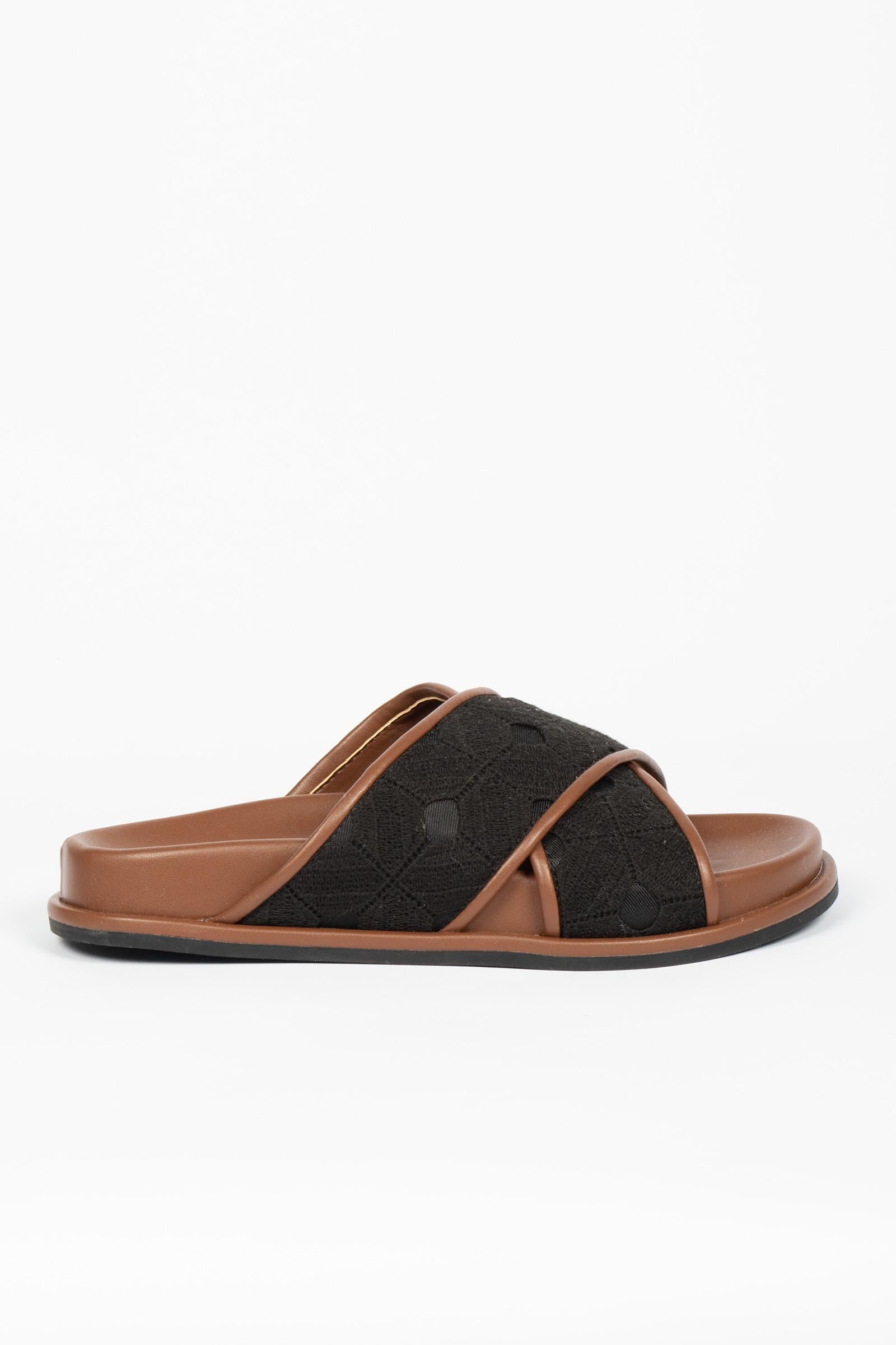 Pantofola con fasce in sangallo 'peonie' 2616521019600 002 MAXMARA BEACHWARE 