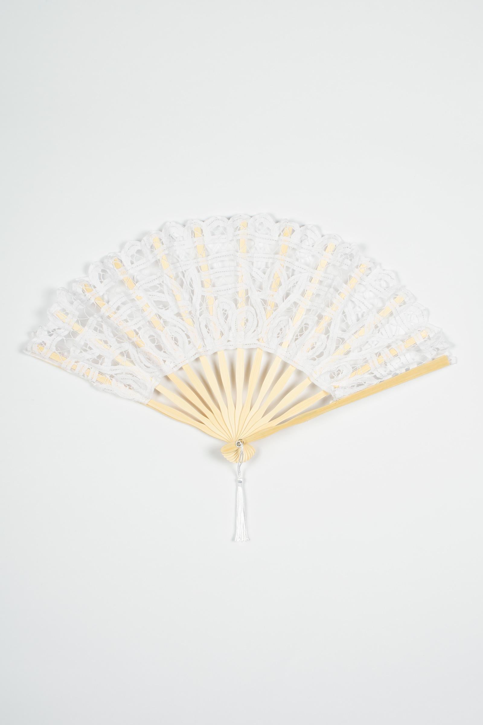 ventaglio macrame S26AH08 W158 WEILI ZHENG 