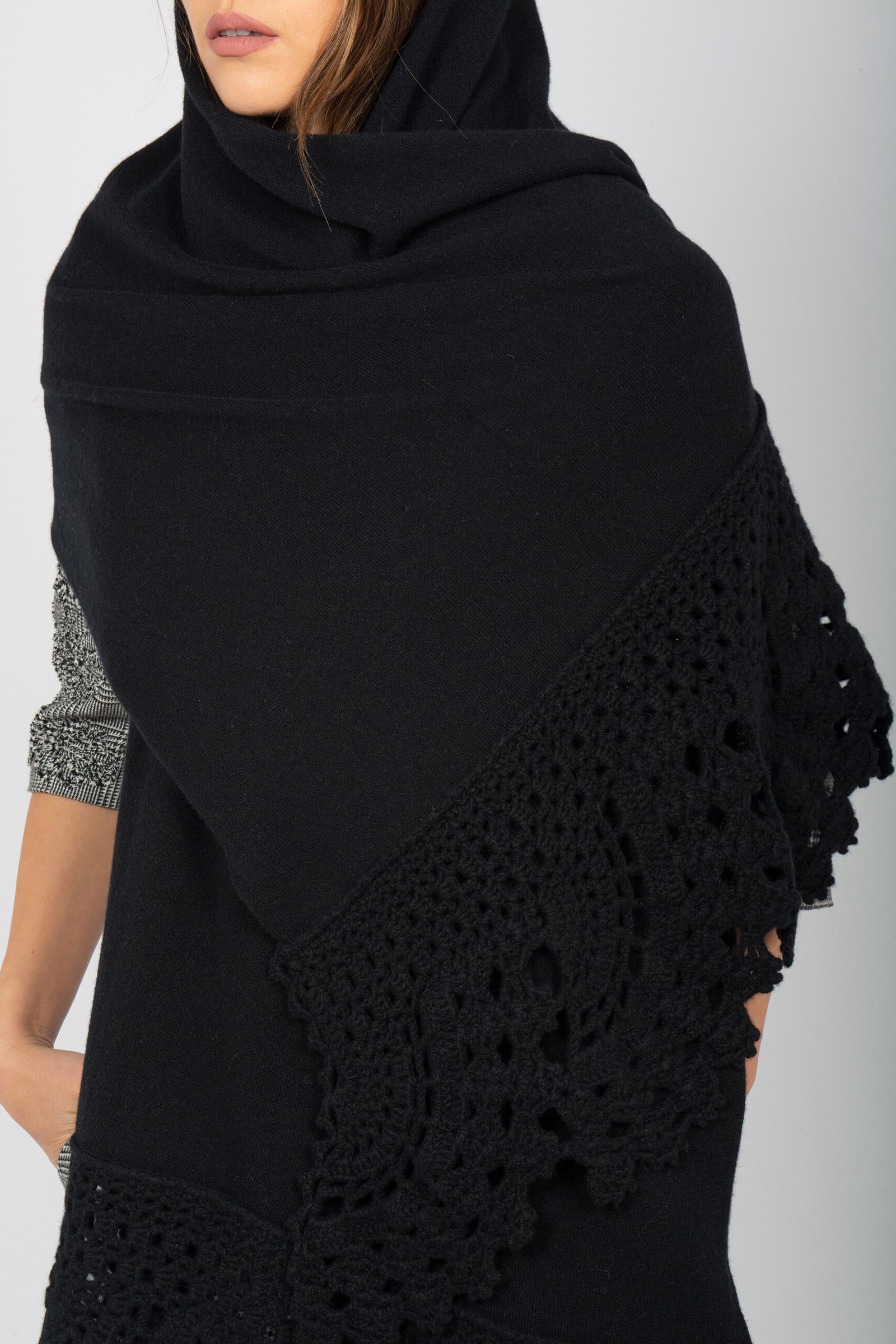 stola in cashmere con ricamo L3K802M 690 DRUMOHR 