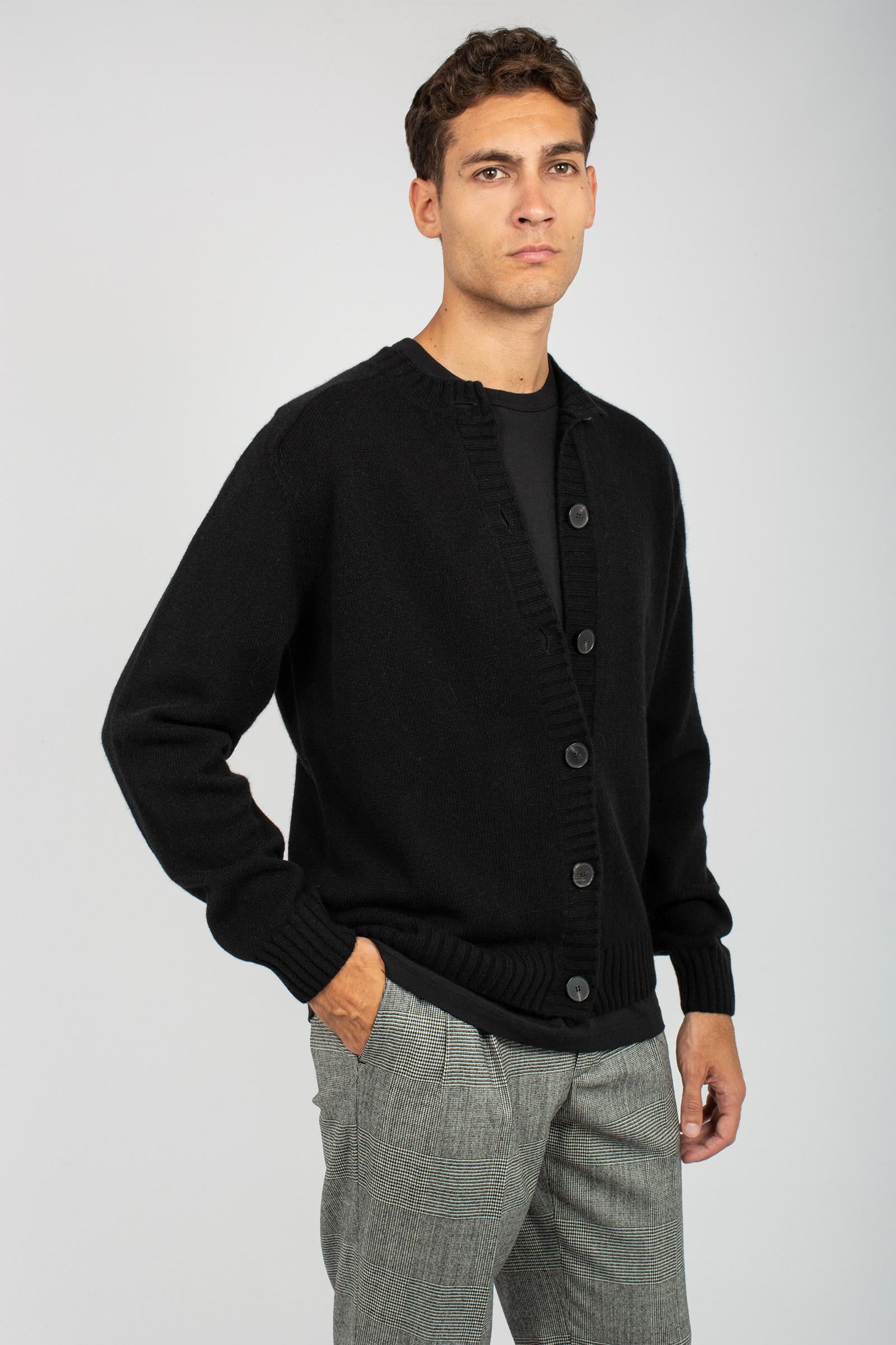 cardigan chanel in lana B9F0022 NERO AMARANTO 