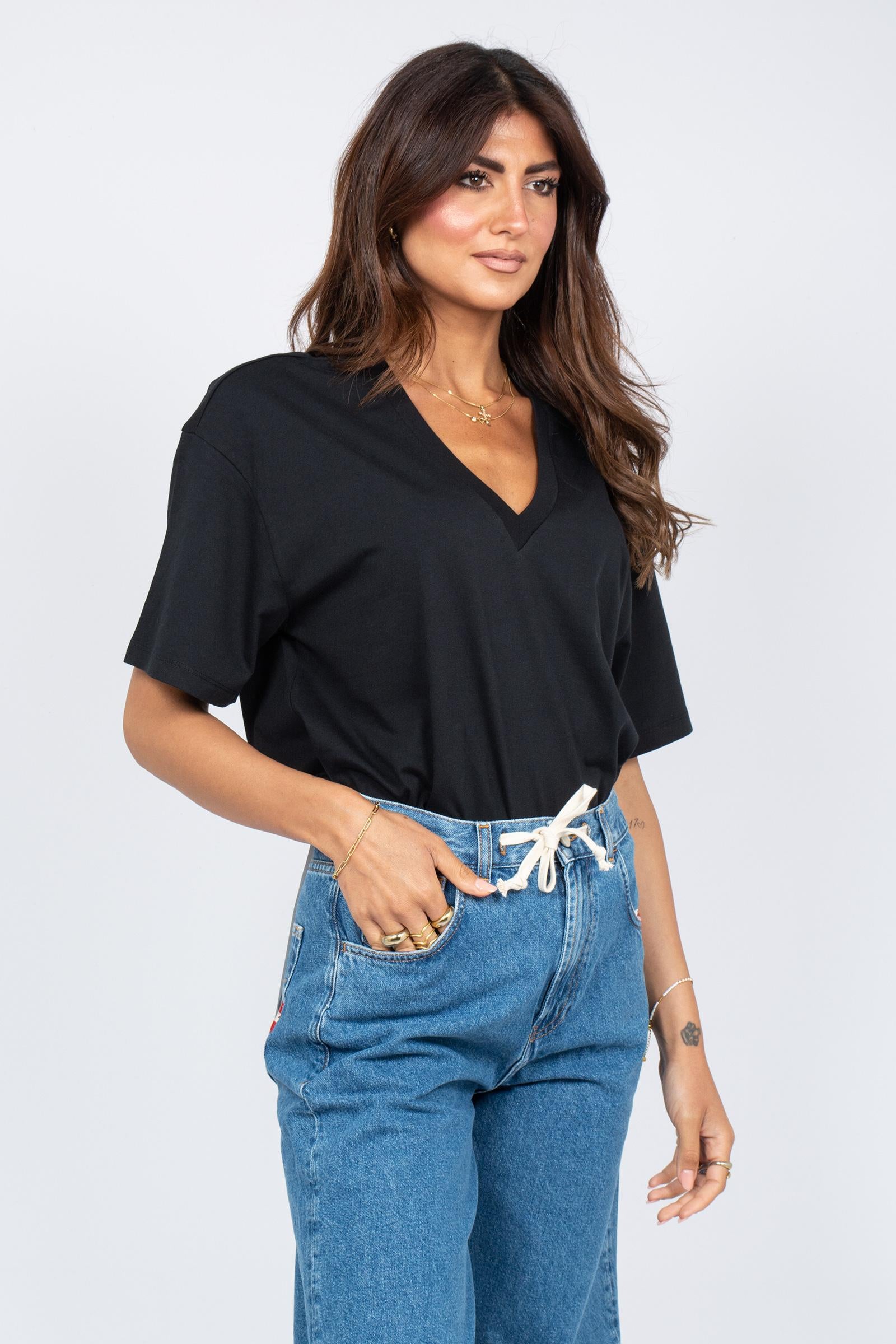 t-shirt scollo v in cotone CNTJ03 Y69 SEMICOUTURE 
